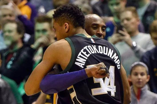 榜眼杜智博四川队正式比赛首秀惊艳，贡献全队最高的23分（杜智博四川队正式赛首秀闪耀，砍下全队最高23分）