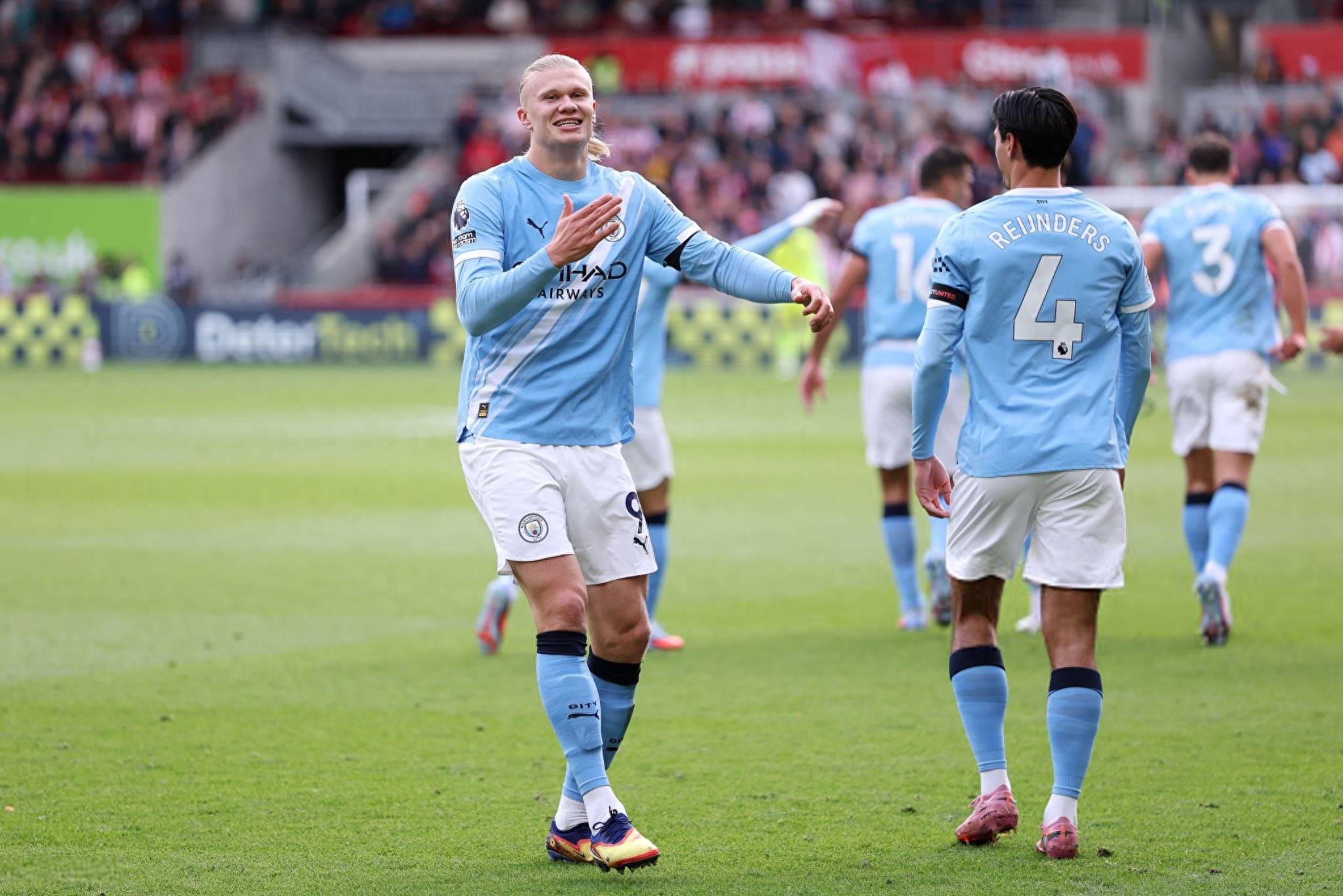 最近几日的皇马球迷。（这几天的皇马球迷）