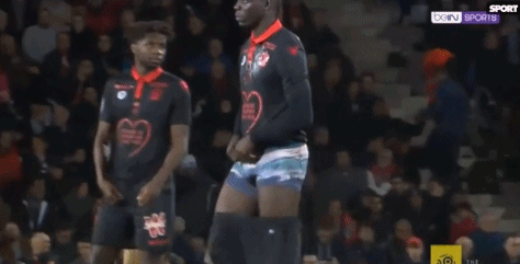 颜骏凌晒自己和范德萨的合影：这一切都是值得的❤