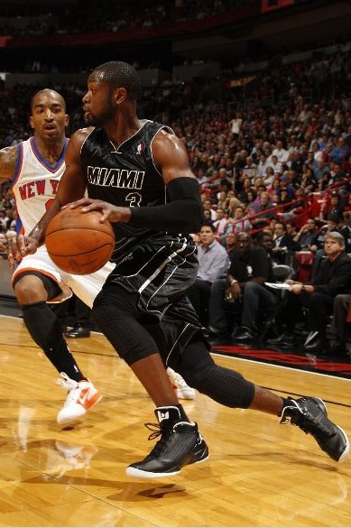 砸地头球破门，梅西打进职业生涯的第896球（头球砸地入网，梅西收获生涯第896球）