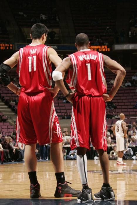 萨索洛vs比萨：马蒂奇、贝拉尔迪首发，恩佐拉、埃贝彻尔出战（萨索洛战比萨：马蒂奇、贝拉尔迪先发，恩佐拉与埃贝彻尔出场）