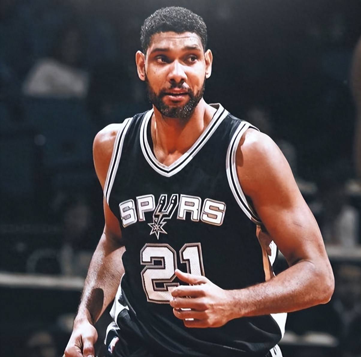 米切尔半场投篮12中7，三分5中3得到22分1板1助1断（米切尔半场砍22分，投12中7、三分5中3，外加1篮板1助攻1抢断）