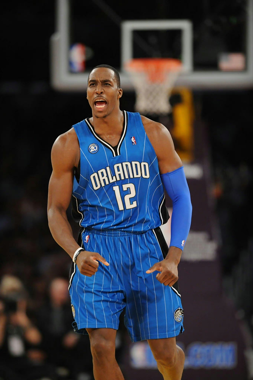 表现“两极分化”：回顾萨利巴上一次对阵拜仁的表现（萨利巴上次对阵拜仁表现回顾：起伏显著）