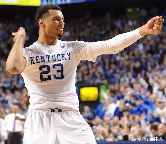 本泽马：皇马缺少有经验的人，能站出来说“这个地方你做错了”（本泽马称皇马缺乏能站出来直言指错的老将）