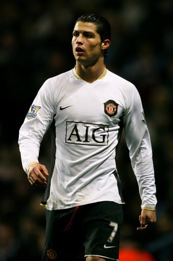 足球曝足协将推出新政，转会制度大调整（足协拟推重磅新规，球员转会制度将迎大改革）