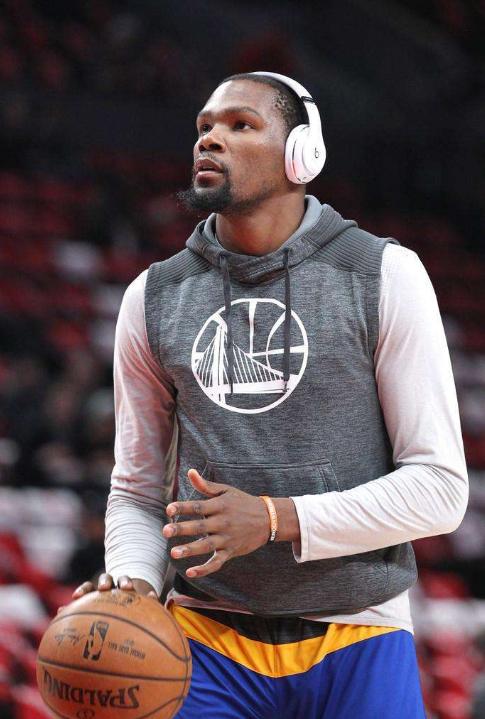 别把跑车当坦克！莱奥转型中锋，是补了短板却废了武功？（别拿跑车去撞坦克！莱奥改踢中锋，是扬长避短还是自废武功？）